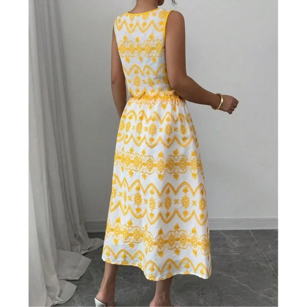 Boho Floral Embroidered Sleeveless High Waisted Midi Skirt Set Medium - Picture 2 of 7